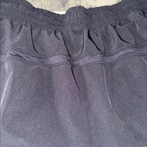 Lululemon Black Men’s Athletic Shorts 9inch inseam - Picture 3 of 6